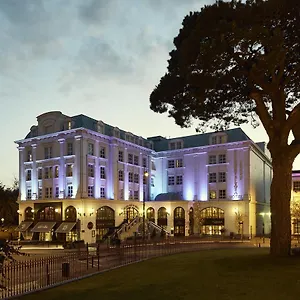 Plaza & Hotel